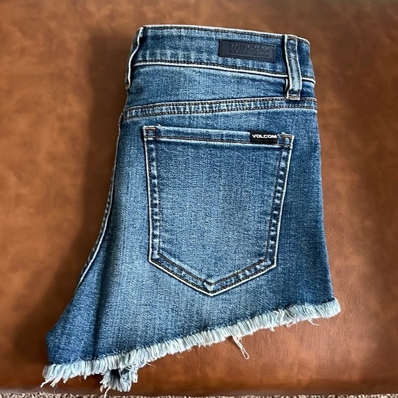 Volcom Stoney Stretch Short Micro Fit 2” Inseam Mid Rise Size 26 - Picture 3 of 16